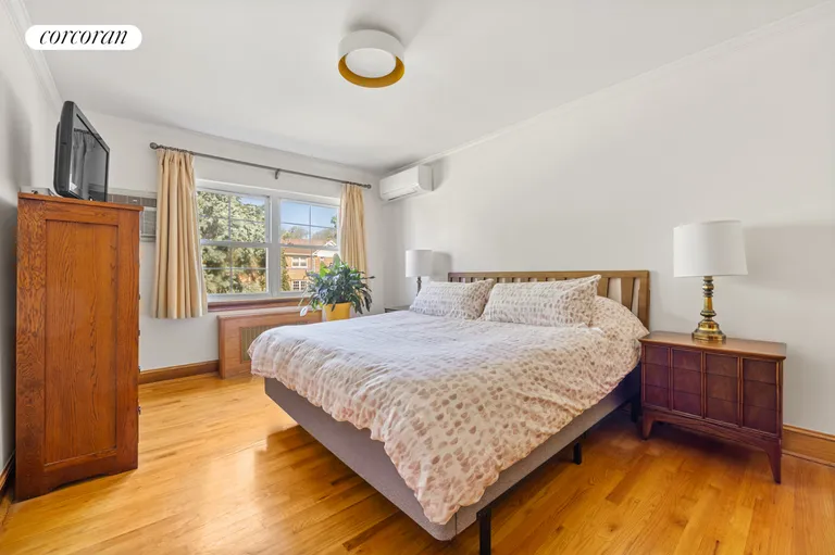 New York City Real Estate | View 21-87 47th Street | room 4 | View 5