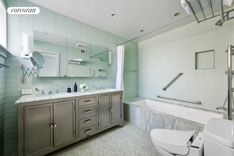 New York City Real Estate | View 4 Lexington Avenue, 15LMN | Primary Bathroom | View 9