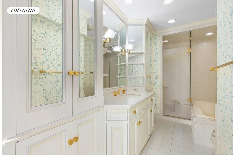 New York City Real Estate | View 136 East 79th Street, 6A | Primary Bathroom | View 13