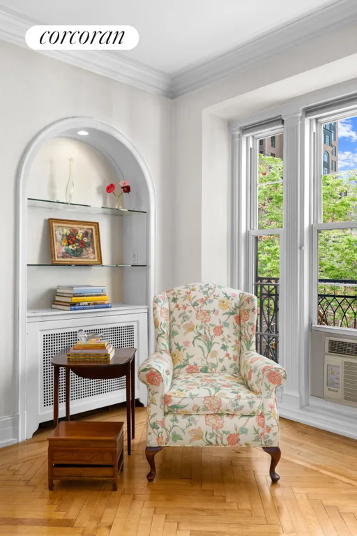 New York City Real Estate | View 136 East 79th Street, 6B | Living Room | View 5