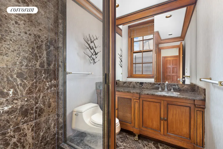 New York City Real Estate | View 136 East 79th Street, 6B | Full Bathroom | View 15