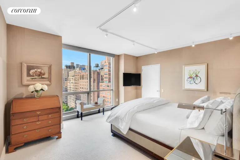 New York City Real Estate | View 300 East 79th Street, 14A | room 7 | View 8