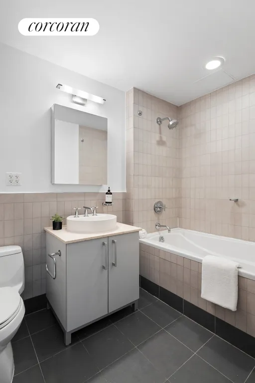 New York City Real Estate | View 199 State Street, 7C | Full Bathroom | View 8