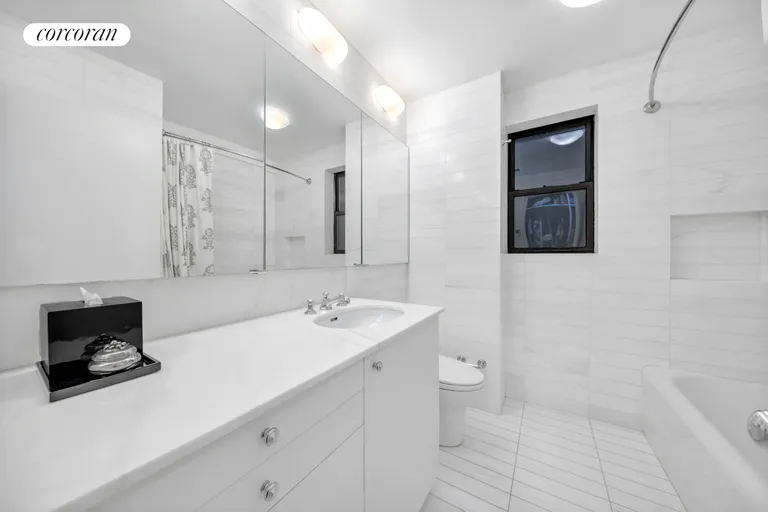 New York City Real Estate | View 325 East 79th Street, 3B | Primary Bathroom | View 8