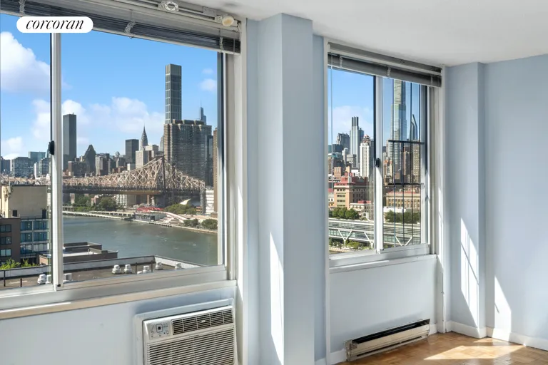 New York City Real Estate | View 575 Main Street, 1602 | 2 Beds, 1 Bath | View 1