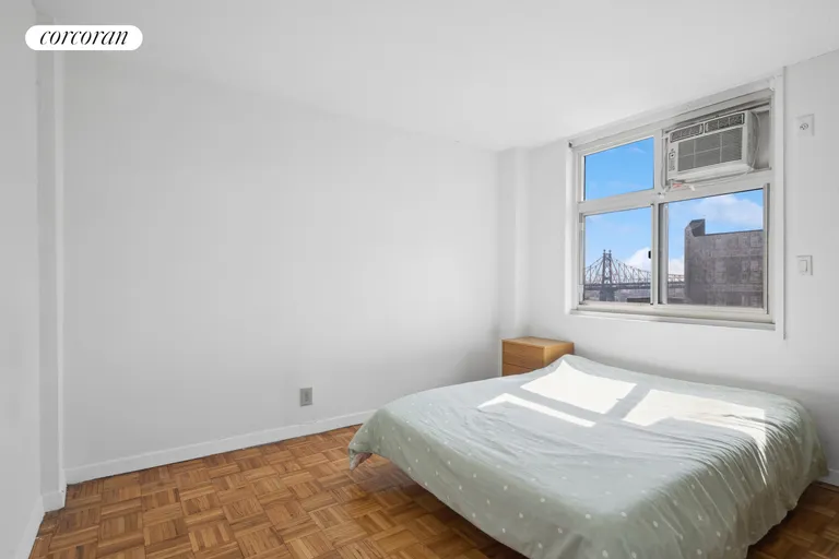 New York City Real Estate | View 555 Main Street, 1710 | room 7 | View 8