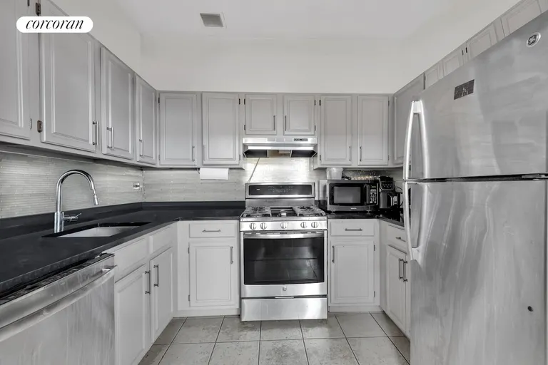 New York City Real Estate | View 45-02 Ditmars Boulevard, 539 | room 3 | View 4