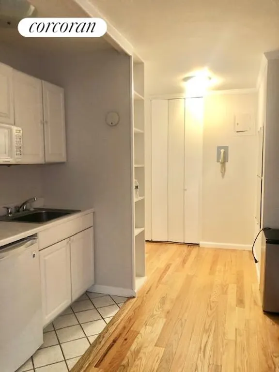 New York City Real Estate | View 155 East 38th Street, 4C | Kitchen | View 4