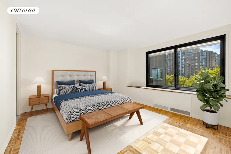 New York City Real Estate | View 531 Main Street, 707 | Large BR with en-suite full bath | View 6