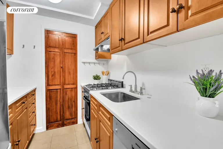 New York City Real Estate | View 900 West 190th Street, 14S | room 5 | View 6