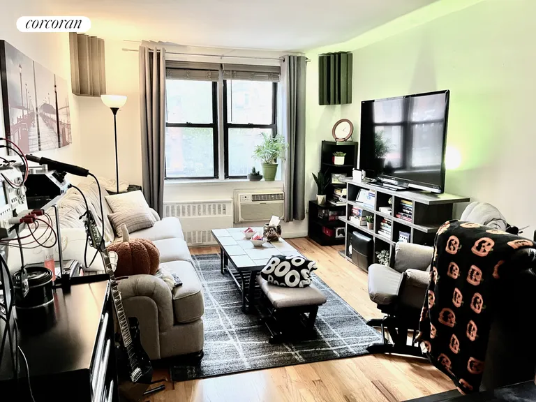 New York City Real Estate | View 200 East 28th Street, 3C | 1 Bed, 1 Bath | View 1
