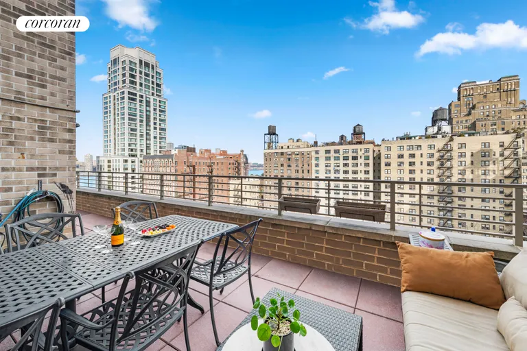 New York City Real Estate | View 315 West 70th Street, 17E | room 11 | View 12