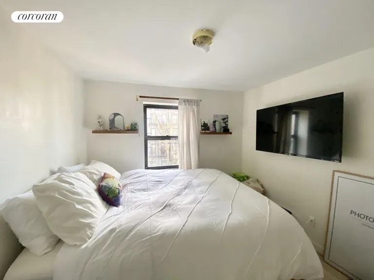 New York City Real Estate | View 158 Carlton Avenue, 3 | Bedroom 1 | View 6