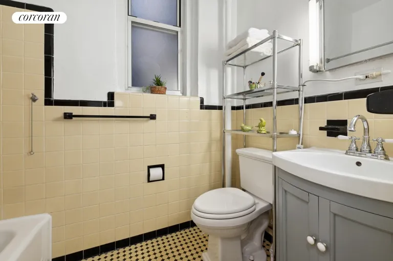 New York City Real Estate | View 301 West 108th Street, 9C | Full Bathroom | View 5