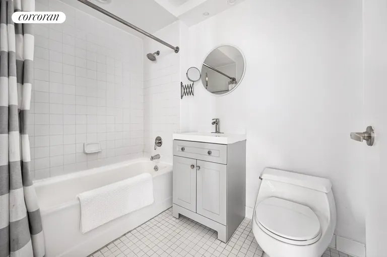 New York City Real Estate | View 56 Pine Street, 9F | Full Bathroom | View 4