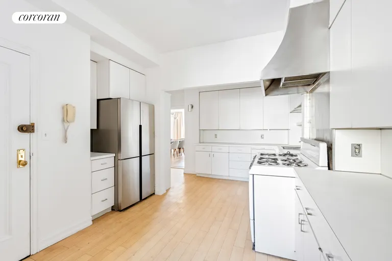 New York City Real Estate | View 133 East 64th Street, 9A | room 4 | View 5
