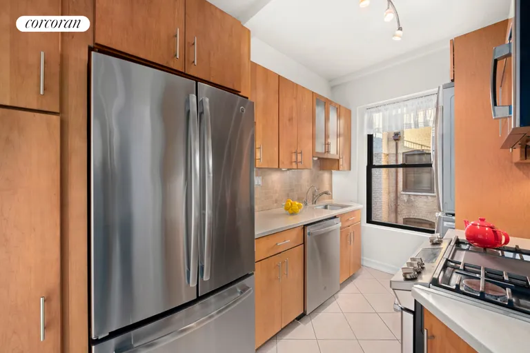 New York City Real Estate | View 609 West 114th Street, 92 | room 2 | View 3