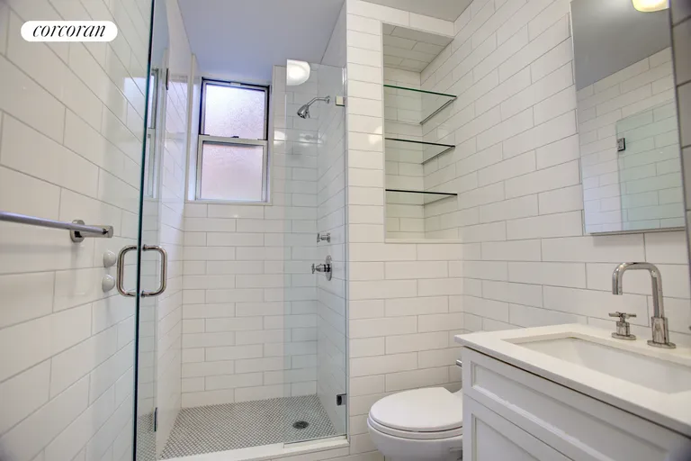 New York City Real Estate | View 250 West 104th Street, G4 | Full Bathroom | View 7