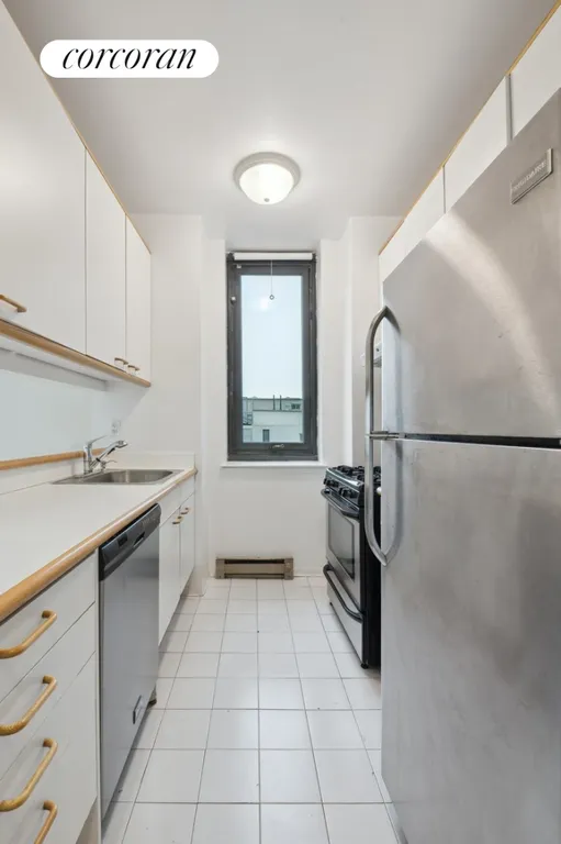 New York City Real Estate | View 2000 Broadway, 17E | room 1 | View 2