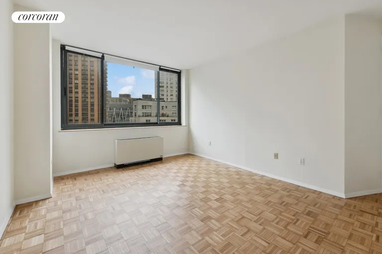 New York City Real Estate | View 2000 Broadway, 17E | room 2 | View 3