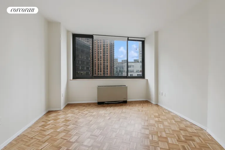 New York City Real Estate | View 2000 Broadway, 17E | room 3 | View 4