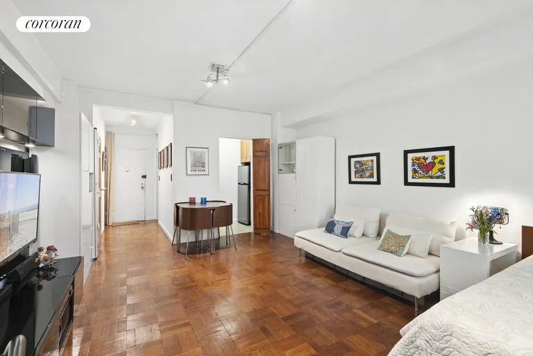 New York City Real Estate | View 240 East 46th Street, 1E | room 1 | View 2