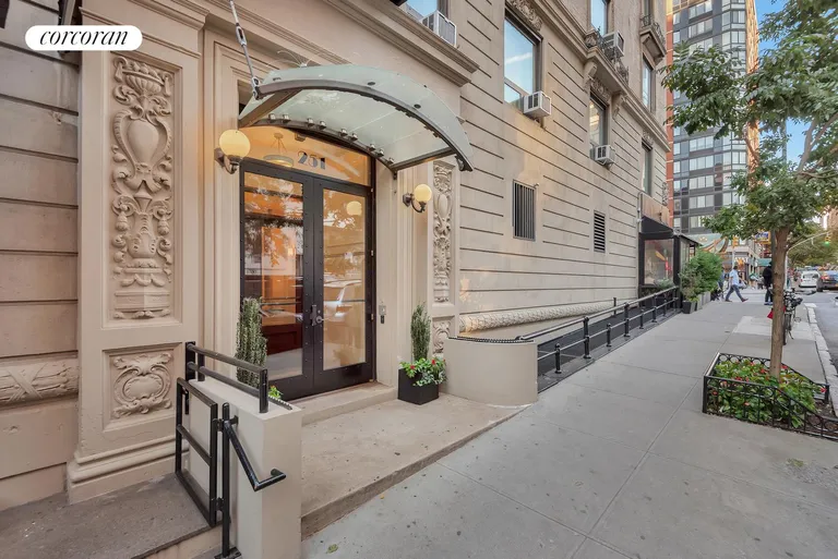 New York City Real Estate | View 251 West 95th Street, 5W | room 16 | View 17