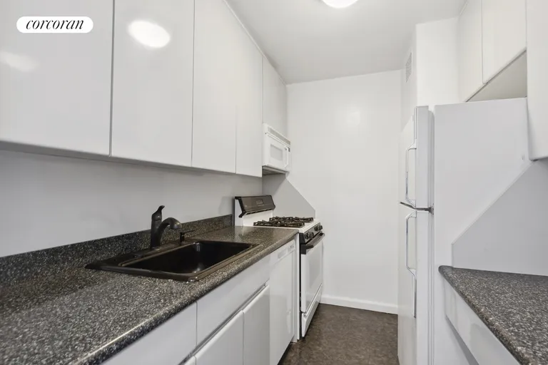 New York City Real Estate | View 185 West End Avenue, 28J | Kitchen | View 3