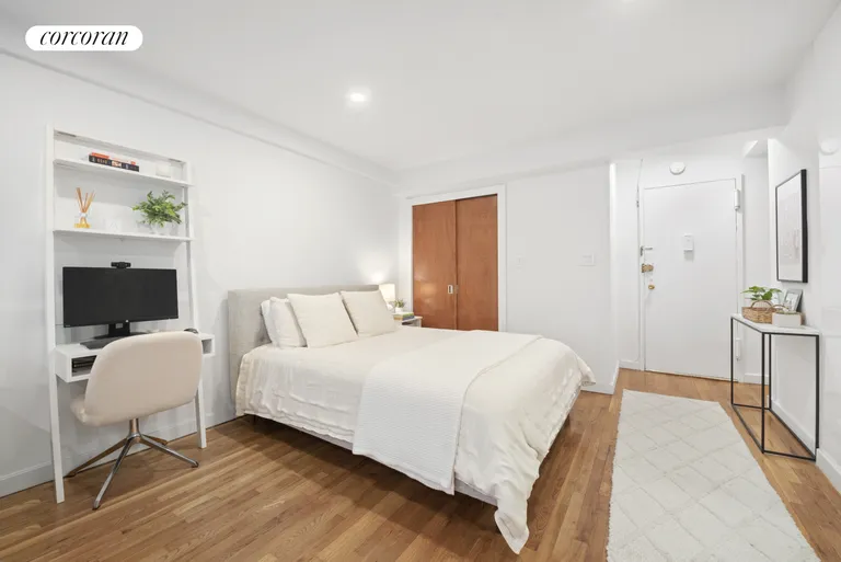 New York City Real Estate | View 25 West 13th Street, 3TN | Bedroom area - queen size bed | View 6