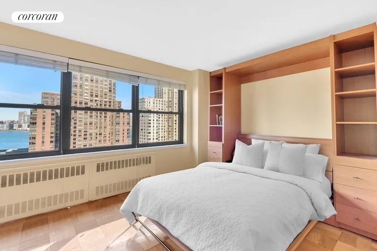 New York City Real Estate | View 185 West End Avenue, 11N | Alcove | View 4