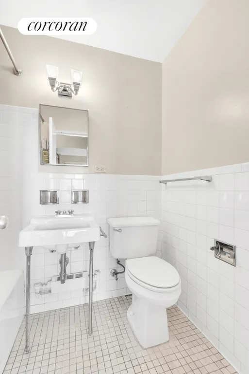 New York City Real Estate | View 185 West End Avenue, 11N | Full Bathroom | View 5