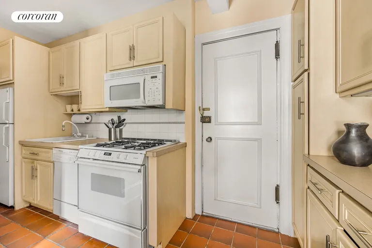 New York City Real Estate | View 345 West 55th Street, 3H | Kitchen | View 4