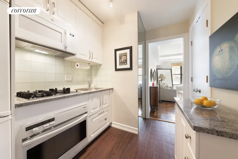 New York City Real Estate | View 12 West 72Nd Street, 7H | room 2 | View 3