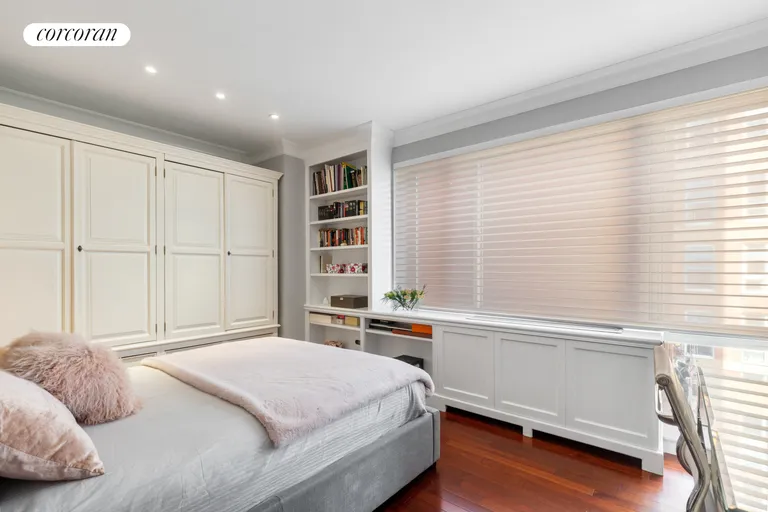 New York City Real Estate | View 201 East 80th Street, 16A | Bedroom | View 10