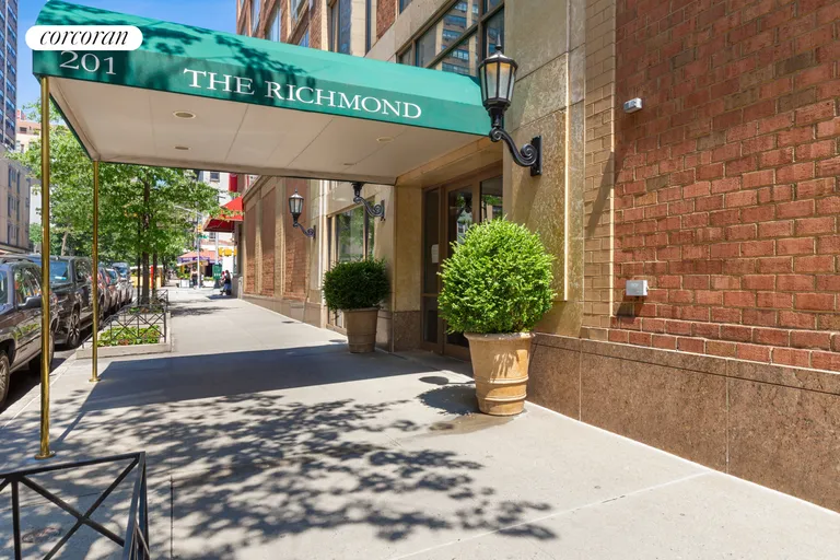 New York City Real Estate | View 201 East 80th Street, 16A | Building entrance | View 14