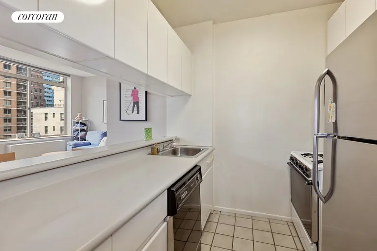 New York City Real Estate | View 236 East 47th Street, 9A | room 2 | View 3
