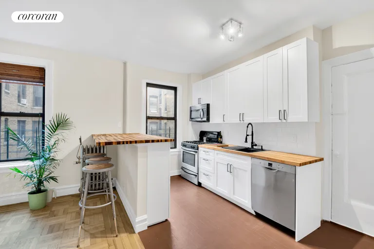 New York City Real Estate | View 860 West 181st Street, 39 | Kitchen | View 3