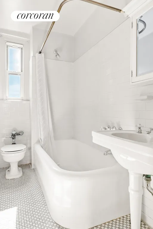 New York City Real Estate | View 70 Remsen Street, 8C | Full Bathroom | View 6