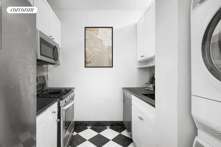 New York City Real Estate | View 250 East 54th Street, 24D | room 5 | View 6