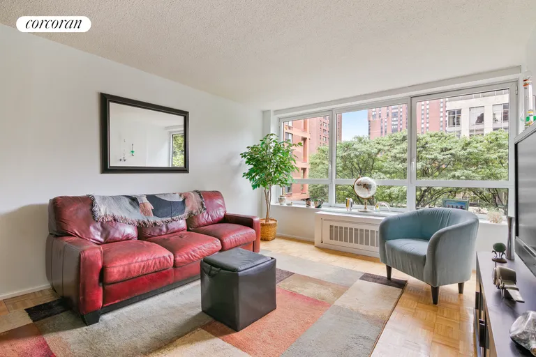 New York City Real Estate | View 200 East 94th Street, 223 | room 1 | View 2