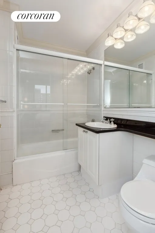 New York City Real Estate | View 400 East 90th Street, PHA | Primary Bathroom | View 7