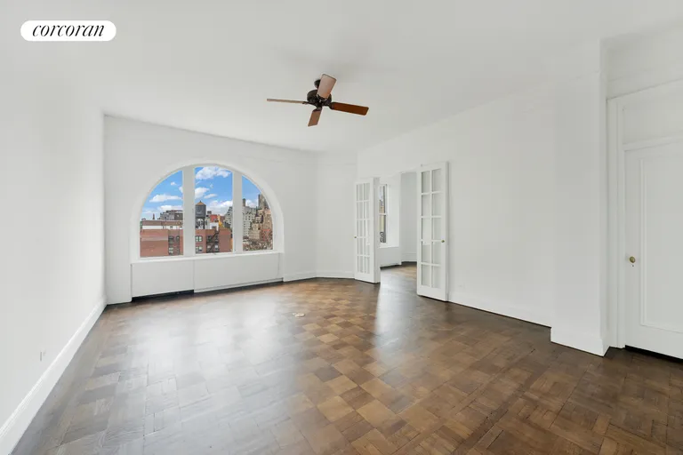 New York City Real Estate | View 43 Fifth Avenue, 8NW | Living Room | View 3