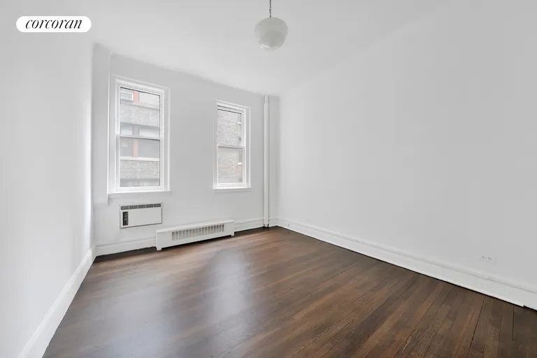 New York City Real Estate | View 43 Fifth Avenue, 8NW | Bedroom | View 15