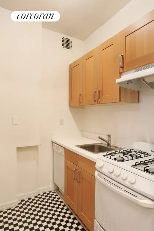 New York City Real Estate | View 2790 Broadway, 5A | room 4 | View 5