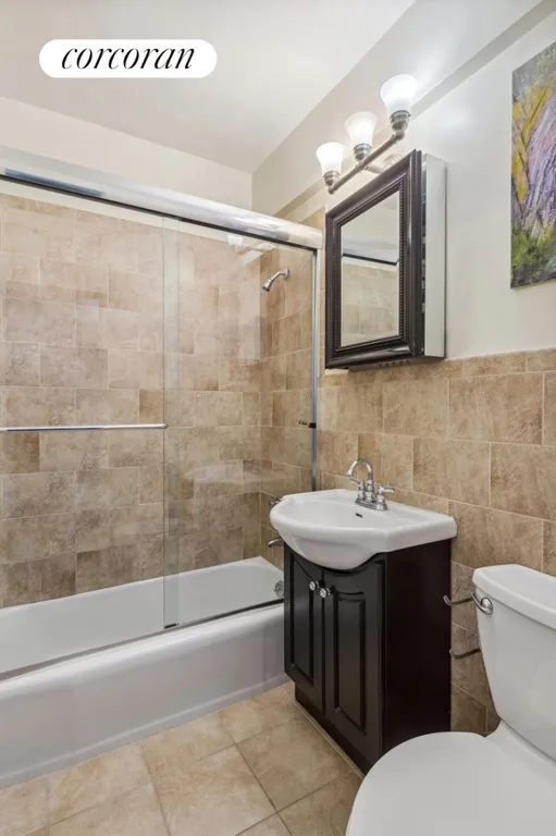 New York City Real Estate | View 201 EAST 25TH STREET, 17G | Full Bathroom | View 4