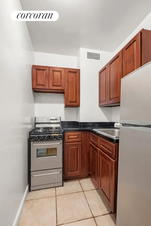 New York City Real Estate | View 210 East 36th Street, 6G | Kitchen | View 4
