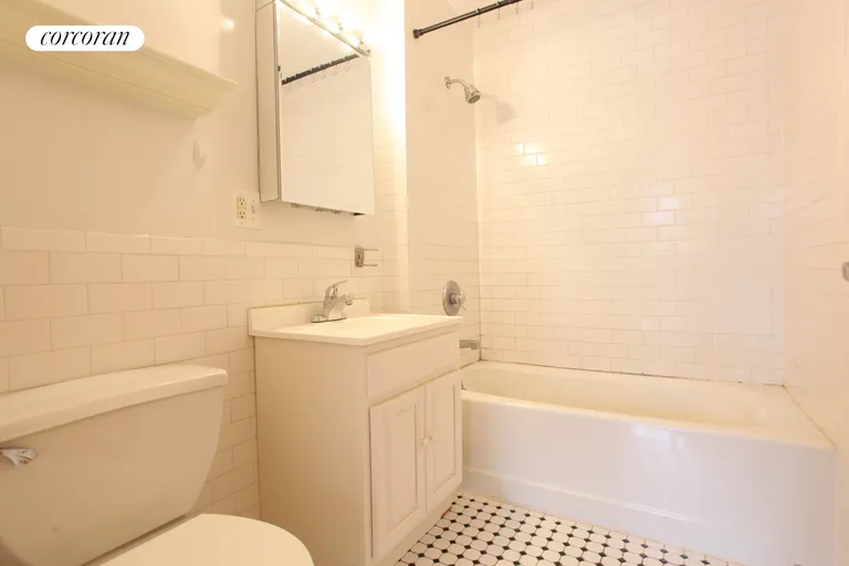 New York City Real Estate | View 150 South 1st Street, 3K | Full Bathroom | View 7