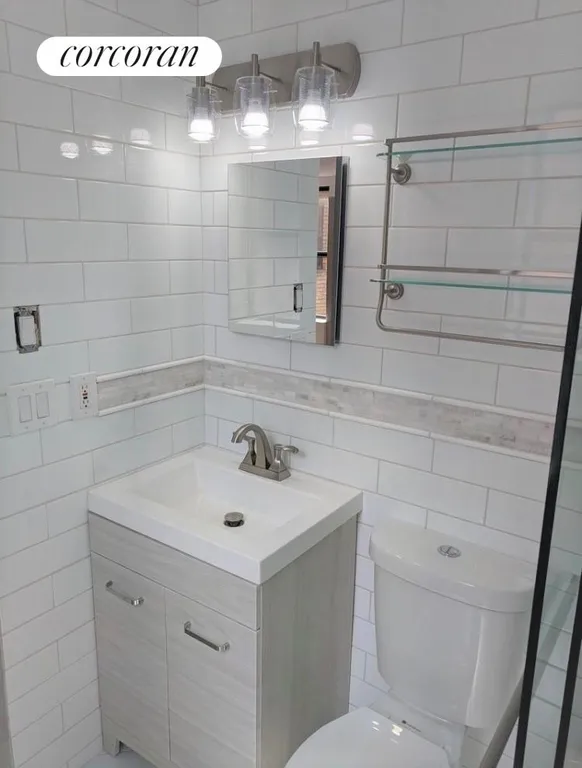 New York City Real Estate | View 111 East 88th Street, 10F | Bathroom | View 6