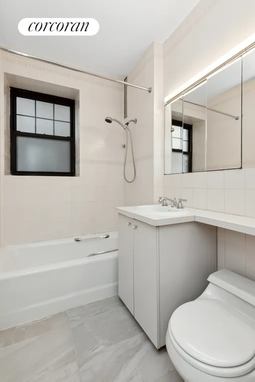 New York City Real Estate | View 370 Central Park West, 111 | Full Bathroom | View 4