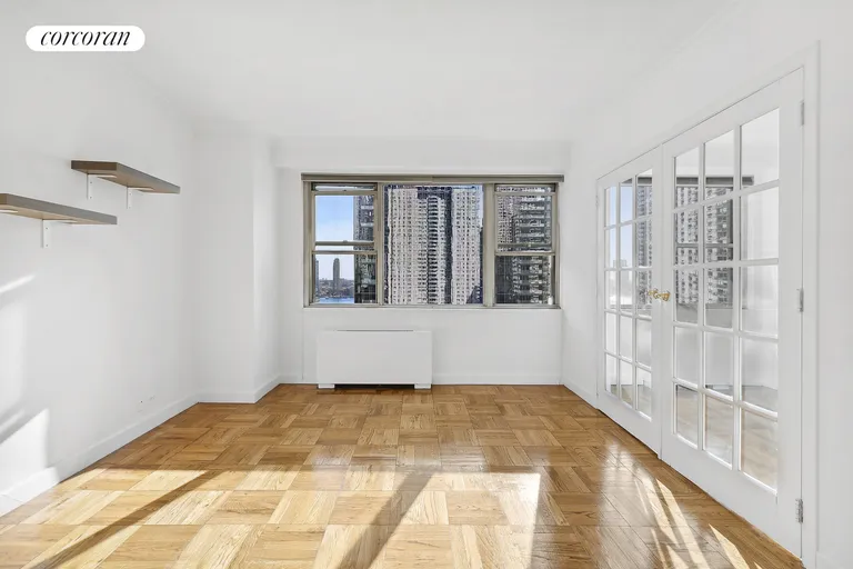 New York City Real Estate | View 300 East 40th Street, 17E | room 1 | View 2